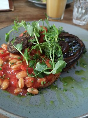 Vegan brunch at Honey + Harvey in Woodbridge