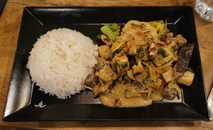  at Le Monde in Duebendorf