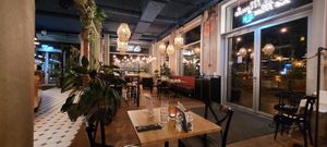  at Le Monde in Duebendorf