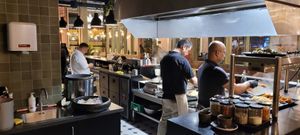  at Le Monde in Duebendorf