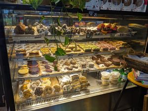  at Charlie's Raw Squeeze in West End