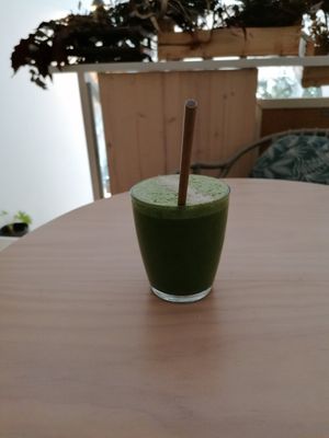 Green smoothie amb pinya. at True Roots in Barcelona