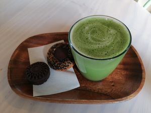 Te matcha amb dues de les darreries at True Roots in Barcelona