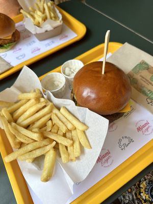 Hot and Spicy Miami Classic  at The Sunny Burger Co. in Amsterdam