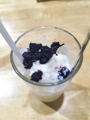 Yogurt ice at Tu Sen in Da Lat