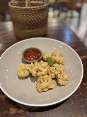 Vegan Wings - lecker!  at Nyom Nyom in Tibubeneng