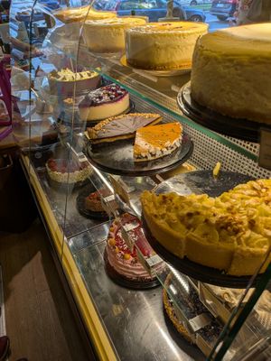 Cakes (top row all vegan) at Der Kuchenladen in Berlin