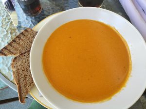 Linsen-Kokos-Suppe at Zeit kennt keine Eile in Goch