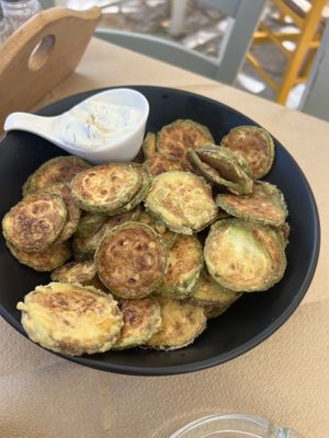 Fried zucchini   at Mpakalógatos in Naxos