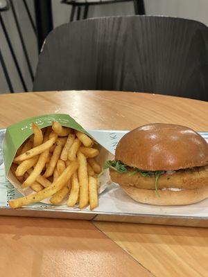 Truffle Mayo Chik’n Burger #Veganuary at Clean Kitchen Club Notting Hill in West London