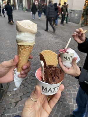 Casquinha não é vegana😓  at La Crema Matta in Lucca