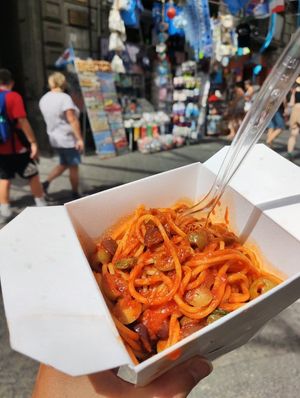 Pasta puttanesca at 120 Grammi Spaghetti Takeaway in Naples