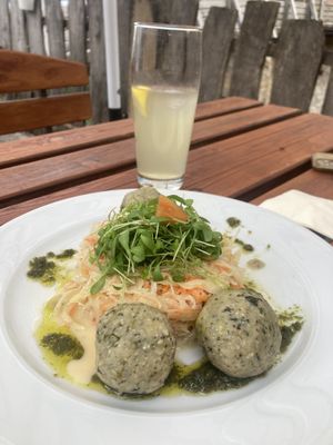 Spinatknödel mit Coleslaww  at Burgschänke Hohenrechberg  in Schwaebisch Gmuend