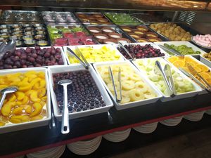 Todo tipo de fruta at Wok del Tajo in Toledo