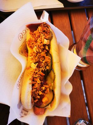 Vegan hot dog ' at Csillag Büfé a Rómain in Budapest