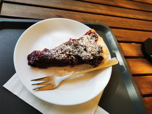 Cherry pie with cinnamon at Csillag Büfé a Rómain in Budapest
