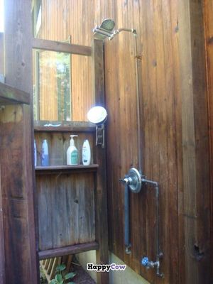 outdoor shower at Hungry Ghost Guest House in New Paltz