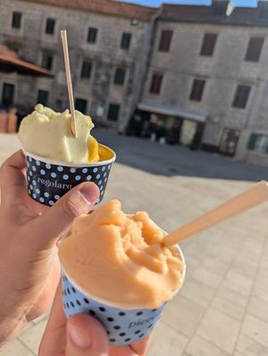 Lemon and Mango (left), Melon (right) at Aroma in Stari Grad