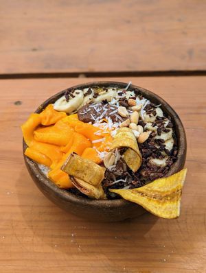 Mango & Banana bowl at Alma Mia Deli in Puerto Escondido