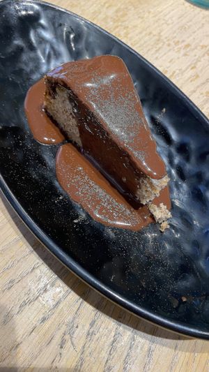 PASTEL VEGANO DE ESPELTA CON PLATANO Y CHOCOLATE  at La Cuina del Cel in Mataro