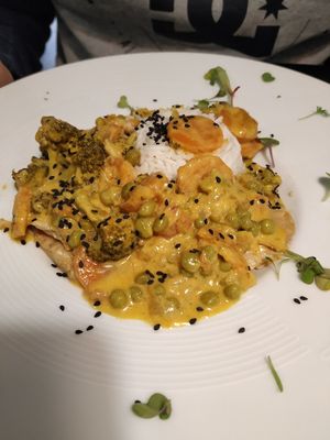 Arròs al curry amb Heura at La Cuina del Cel in Mataro