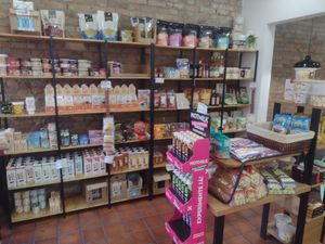 Mercado cheio de opções at Santa Planta Food in Sao Caetano Do Sul