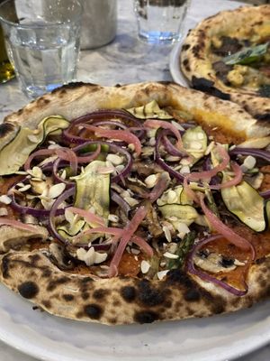 Aubergine pizzaa  at Can Pizza in Vilanova I La Geltru