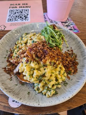 Vegan mac and cheese on garlic bread! at Feel Good Club in Manchester