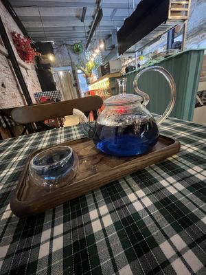 Butterfly pea jasmine tea at Rau Ơi Vegetarian Chay in Ho Chi Minh City
