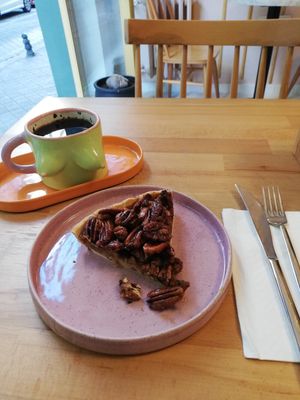 Pecan pie at Sisters & Harvest in Istanbul