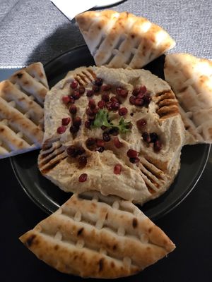 hummus with pomegranate #Veganuary at Brother's Garden - New Zeppelin in Craiova