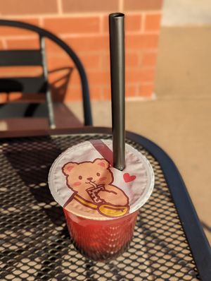 Strawberry fruit tea with boba at DD Mau Vietnamese Eatery in Webster Groves
