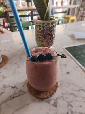 Went back for round two! Amazing again, I had the med roots but as a toasty which was delicious and the Omni bf had the "chicken" burger which he very much enjoyed. Thanks again! at Atheneon Bar in Kos