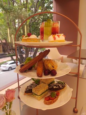 High tea full set at Dear Dahlia - 디어달리아 카페 in Seoul