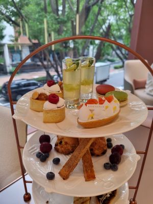   at Dear Dahlia - 디어달리아 카페 in Seoul