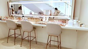 interior of location - powder room section at Dear Dahlia - 디어달리아 카페 in Seoul