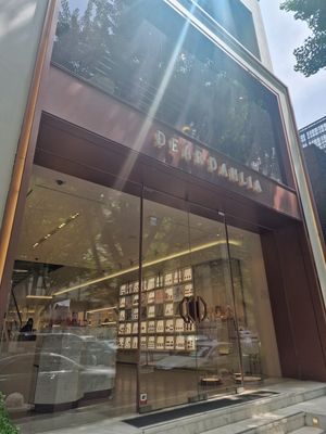  at Dear Dahlia - 디어달리아 카페 in Seoul