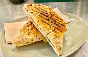 Grilled sandwiches. 68,-
-> (Vegetarian) Tomato, mozzarella and pesto
-> (Vegan) Beetroot hummus and roasted broccoli at Emmylou Café in Copenhagen