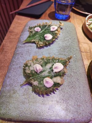 Hojas en tempura at Desoriente - Poblenou in Barcelona