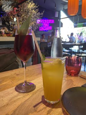 Rose & hibiscus tonic y passion fruit lemonade   at Desoriente - Poblenou in Barcelona