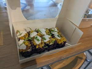Tropical uramaki (takeaway) at Desoriente - Poblenou in Barcelona