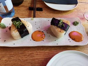 Onigiris de setas at Desoriente - Poblenou in Barcelona