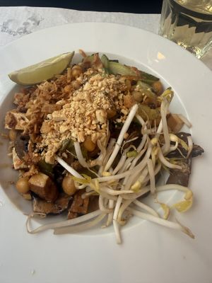 Vegan Pad Thai  at Crossroad10 in Lisbon