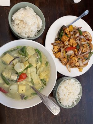 Green Curry and Cashew Vegetable with tofu  at Thai East Fusion in Charleston