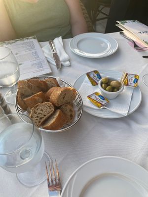 Bread and olives at Ô Playa in Agadir
