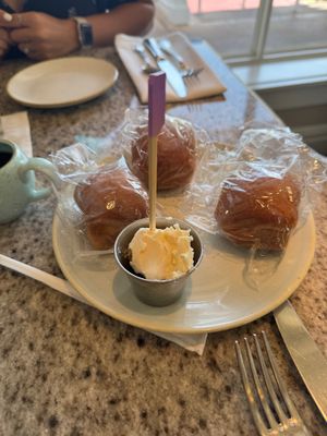 Gluten-free rolls with vegan butter at Grand Floridian Cafe in Lake Buena Vista
