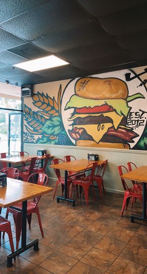 inside seating  at That One Spot Burger in Ocoee