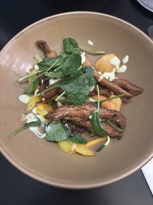 Seitanstreifen auf Bratgemüse   at Gelbes Krokodil in Linz