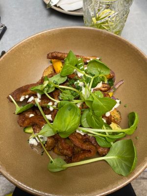 Gegrillte Seitanstreifen / Pfannengemüse / Bratkartoffel / Salzzitronendip at Gelbes Krokodil in Linz