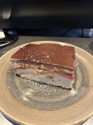 Bananencremeschnitte 6,50€  at Gelbes Krokodil in Linz